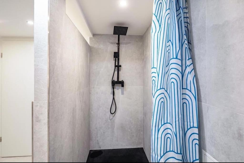 Cityloft Kassel 1 - Zentrale Unterkunft Fuer Gruppen Bis 7 Personen - Parkplatz - Netflix Exterior foto